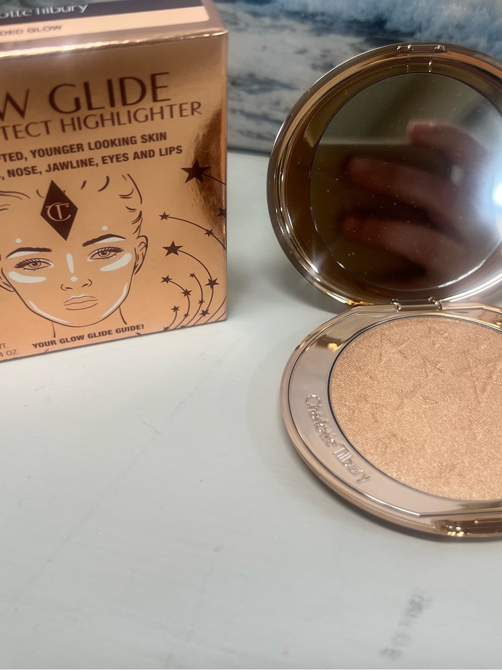 Charlotte Tilbury Glow Glide Highlighting Powder — Gilded Glow